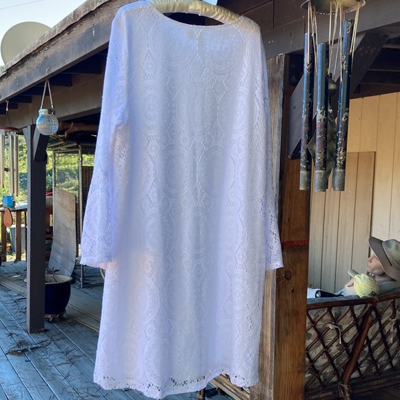 Cute white dress - Picture 2 of 2